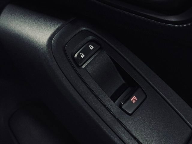 Used 2025 Subaru Crosstrek 2.0i Premium AWD/4WD image 16