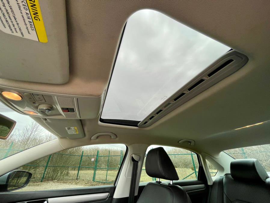 Used 2014 Volkswagen Passat TDI SE image 15