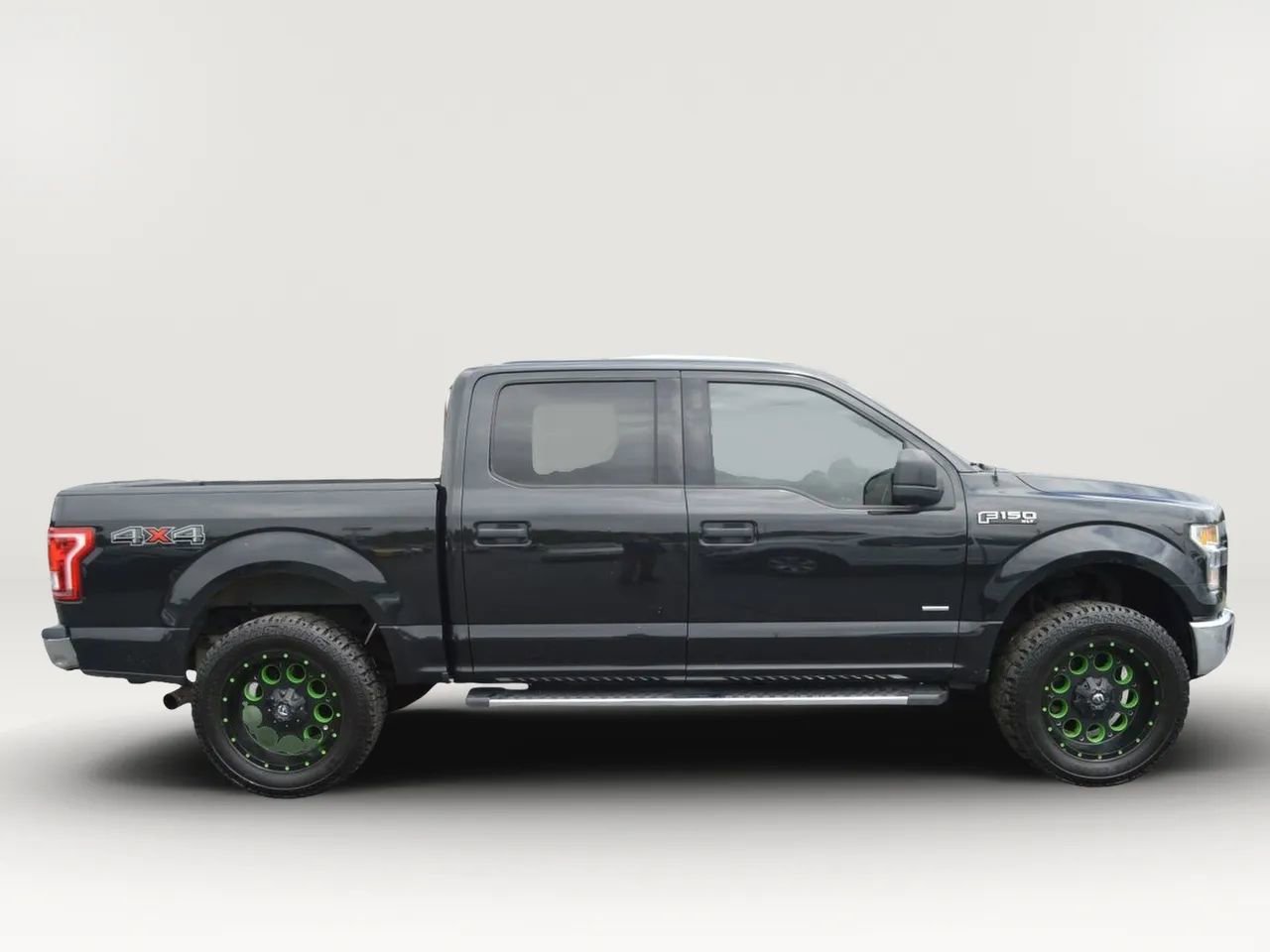 Used 2015 Ford F150 XLT image 9