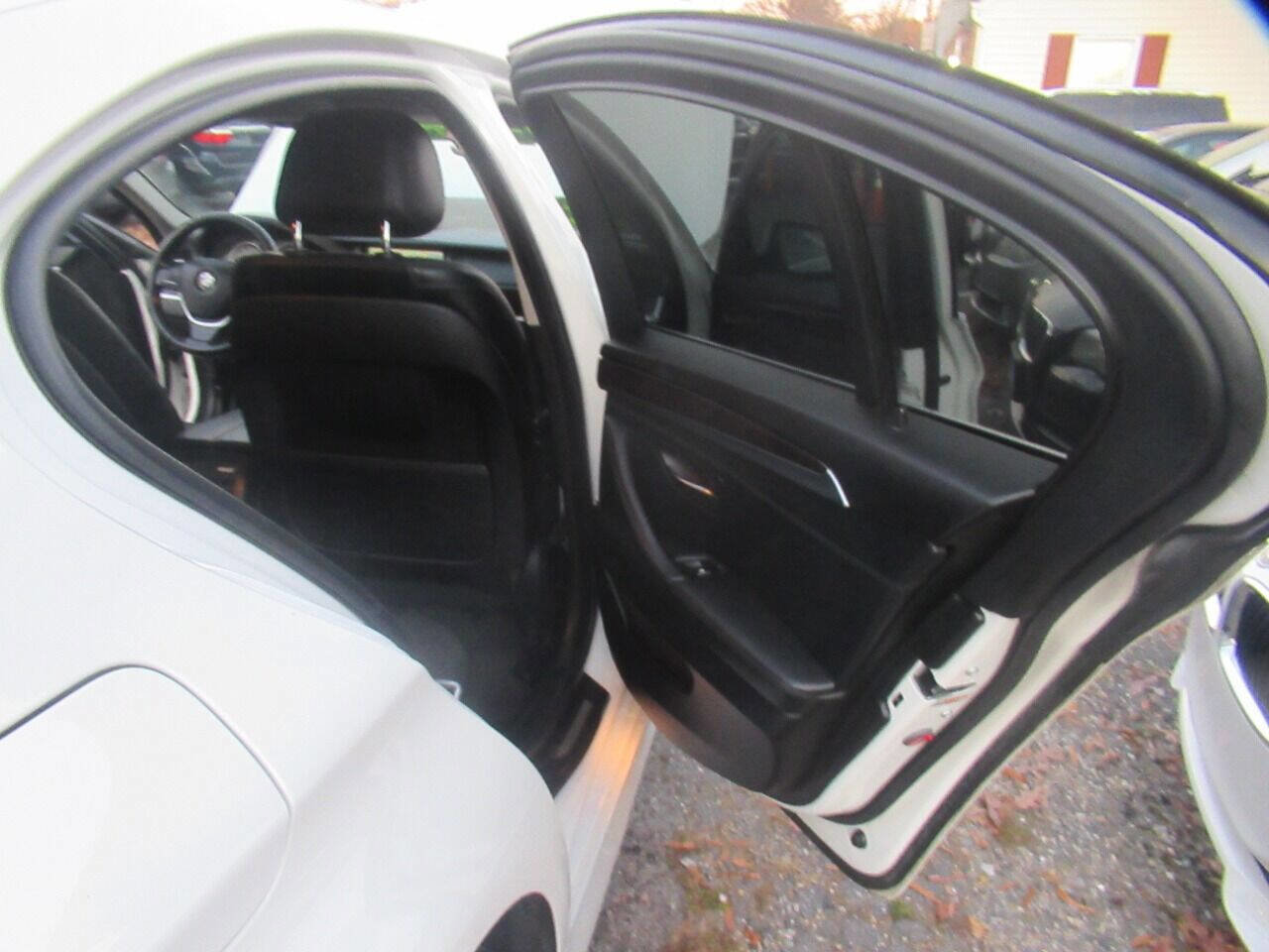 Used 2015 BMW 528i xDrive Sedan AWD/4WD image 35