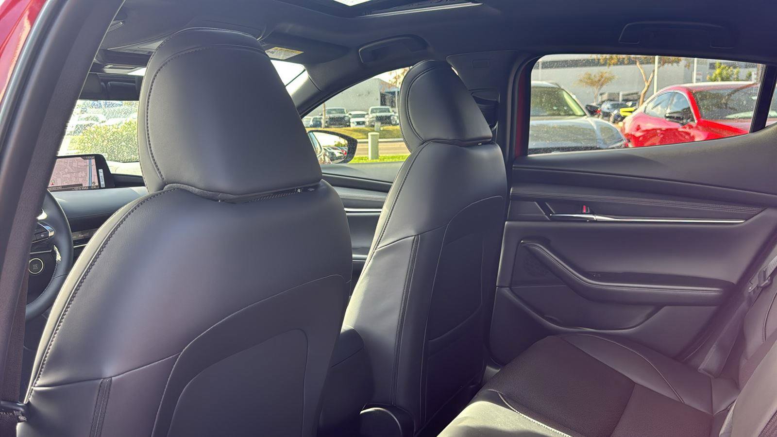 New 2026 MAZDA MAZDA3 Hatchback w/Premium Plus Pkg image 25