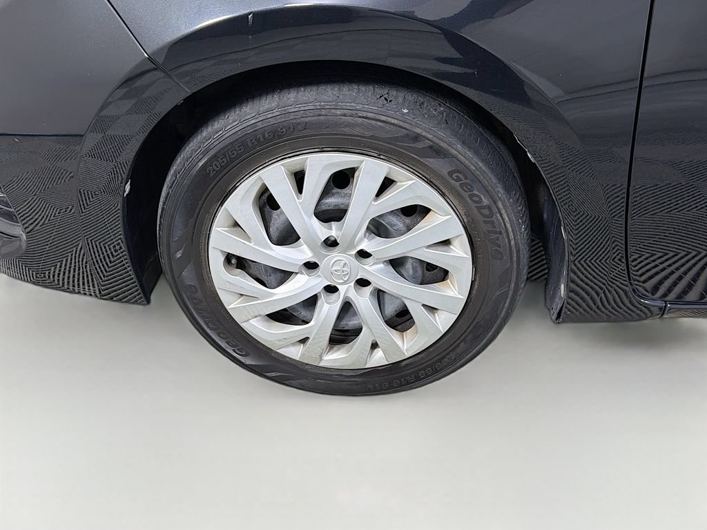 Used 2019 Toyota Corolla LE FWD image 14