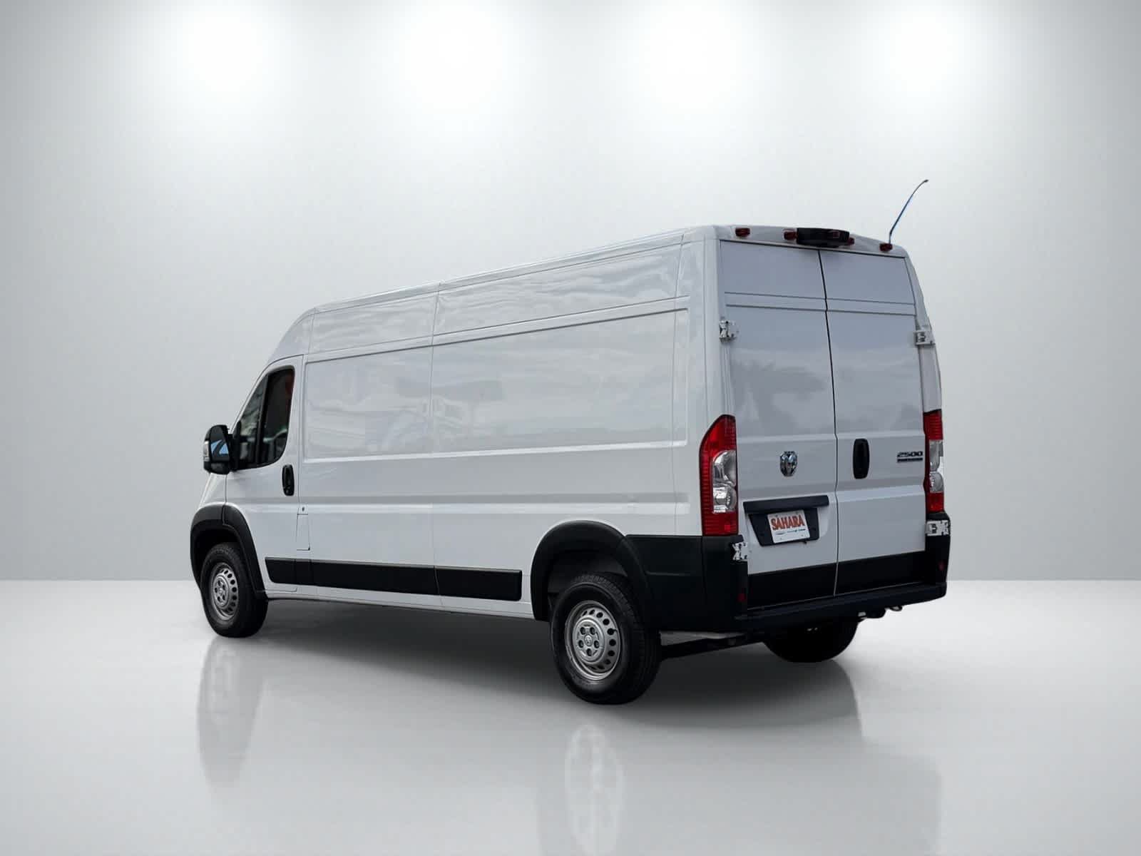 Used 2025 RAM ProMaster 2500 w/ Convenience Group FWD image 4