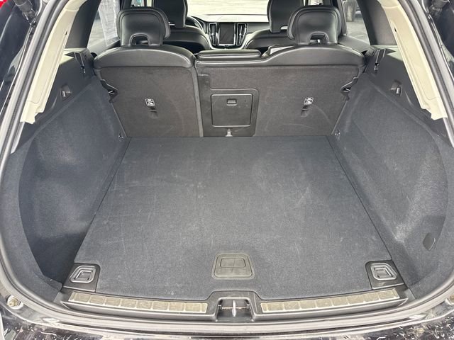 Used 2025 Volvo XC60 B5 Plus image 16