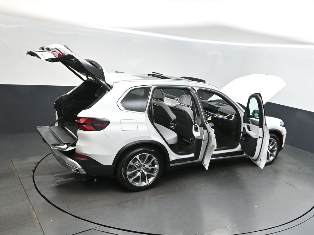 New 2026 BMW X5 xDrive50e image 49