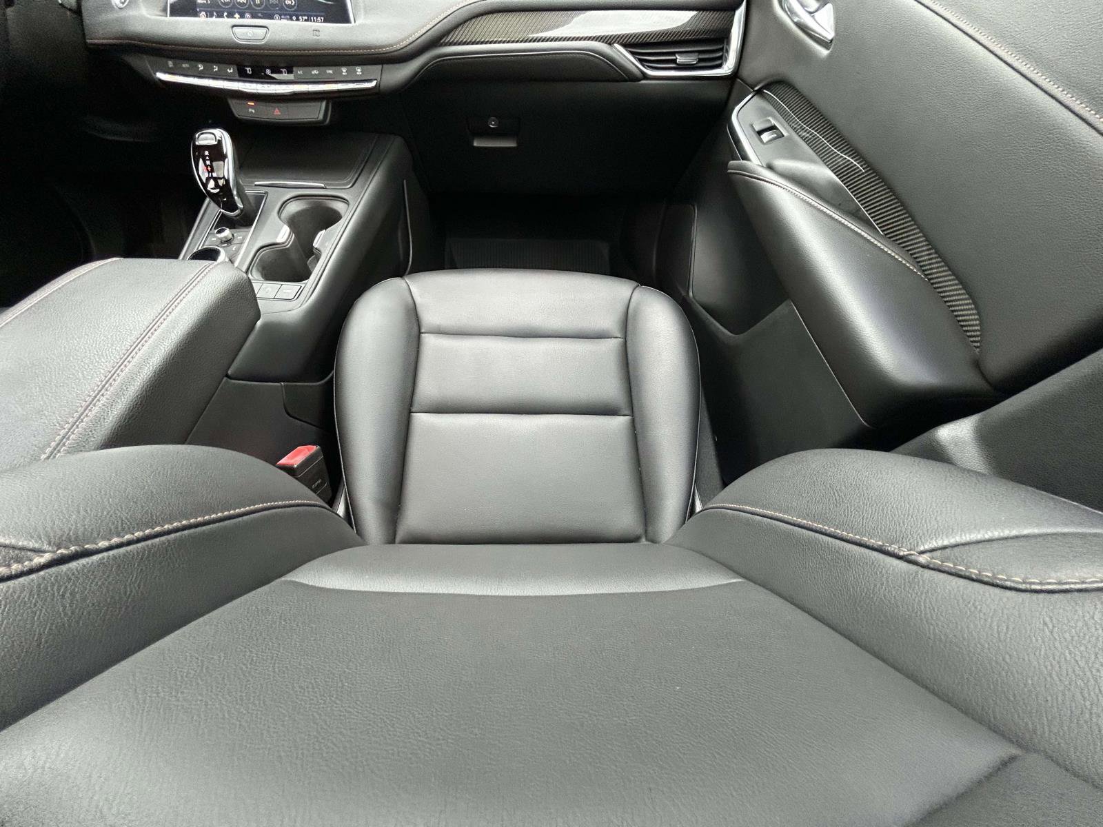 Used 2021 Cadillac XT4 Sport image 14