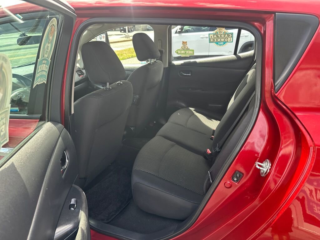 Used 2015 Nissan Leaf S w/ Charge Package FWD image 10