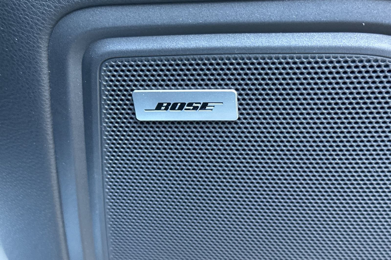 New 2026 Porsche Macan AWD/4WD image 35