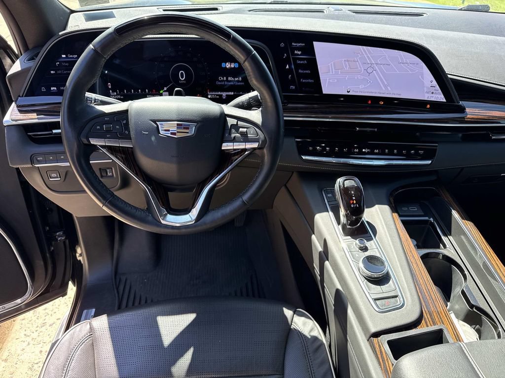 Certified 2024 Cadillac Escalade ESV Premium Luxury AWD/4WD image 10