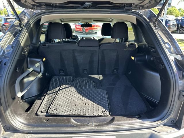 Used 2015 Jeep Cherokee Latitude w/ Cold Weather Group FWD image 13