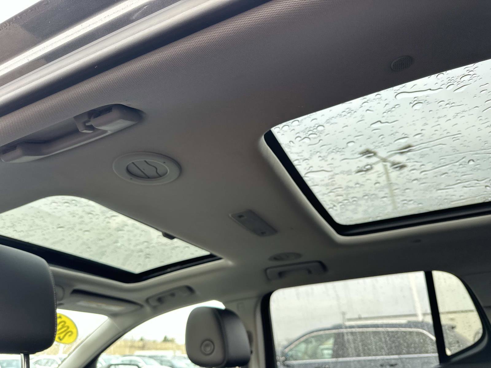 Used 2021 GMC Acadia SLT w/ Trailering Package image 13