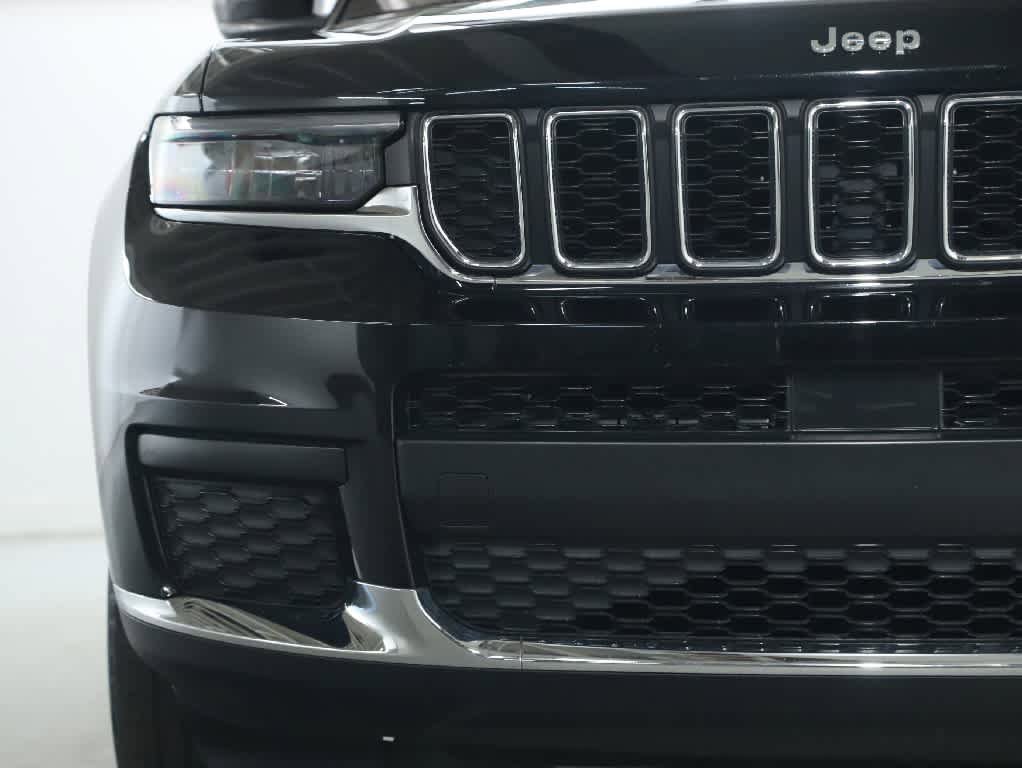 Used 2023 Jeep Grand Cherokee L Laredo AWD/4WD image 6