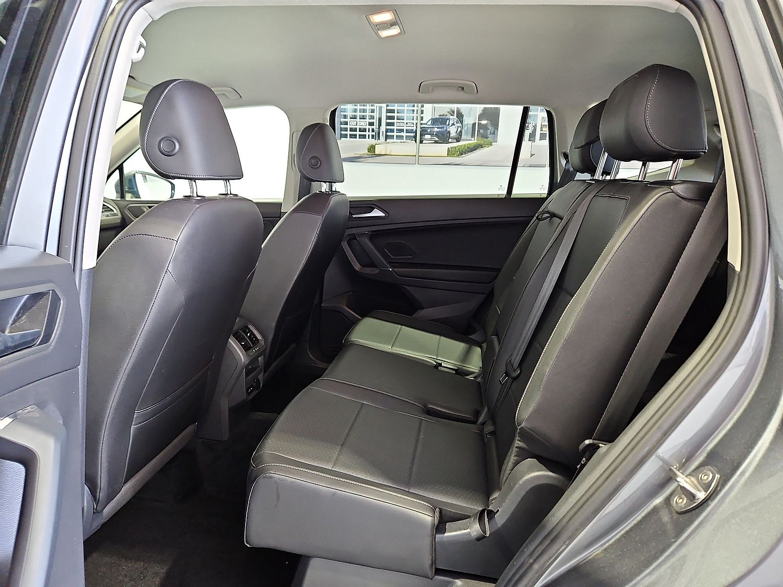 Certified 2020 Volkswagen Tiguan SE FWD image 14