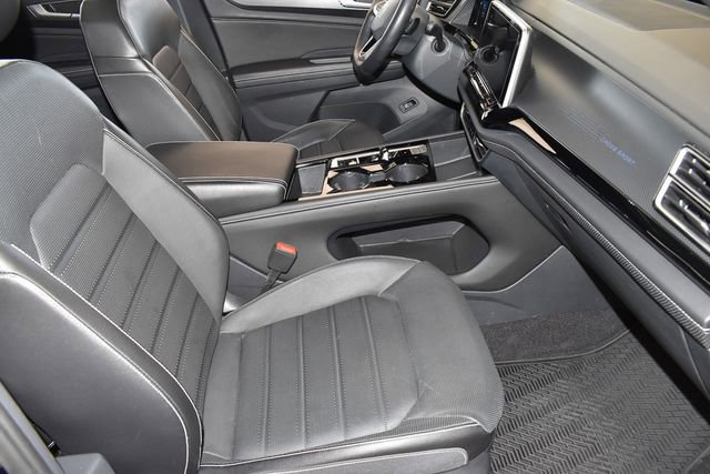 Used 2024 Volkswagen Atlas Cross Sport SEL R-Line AWD/4WD image 10