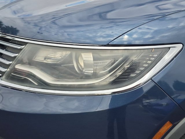Used 2017 Lincoln MKX Select w/ Select Plus Package FWD image 10
