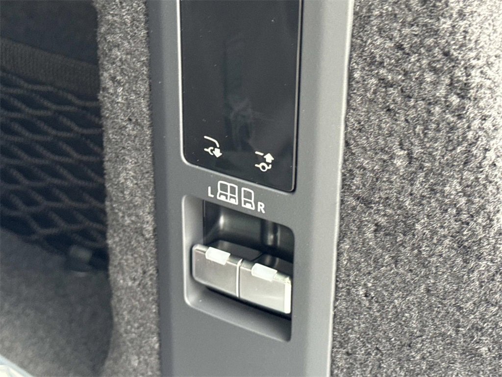 New 2025 Land Rover Range Rover Sport SE image 7