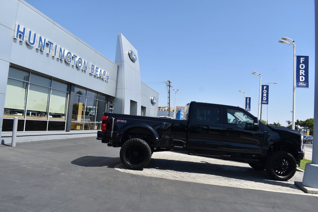 Used 2025 Ford F350 Lariat image 3