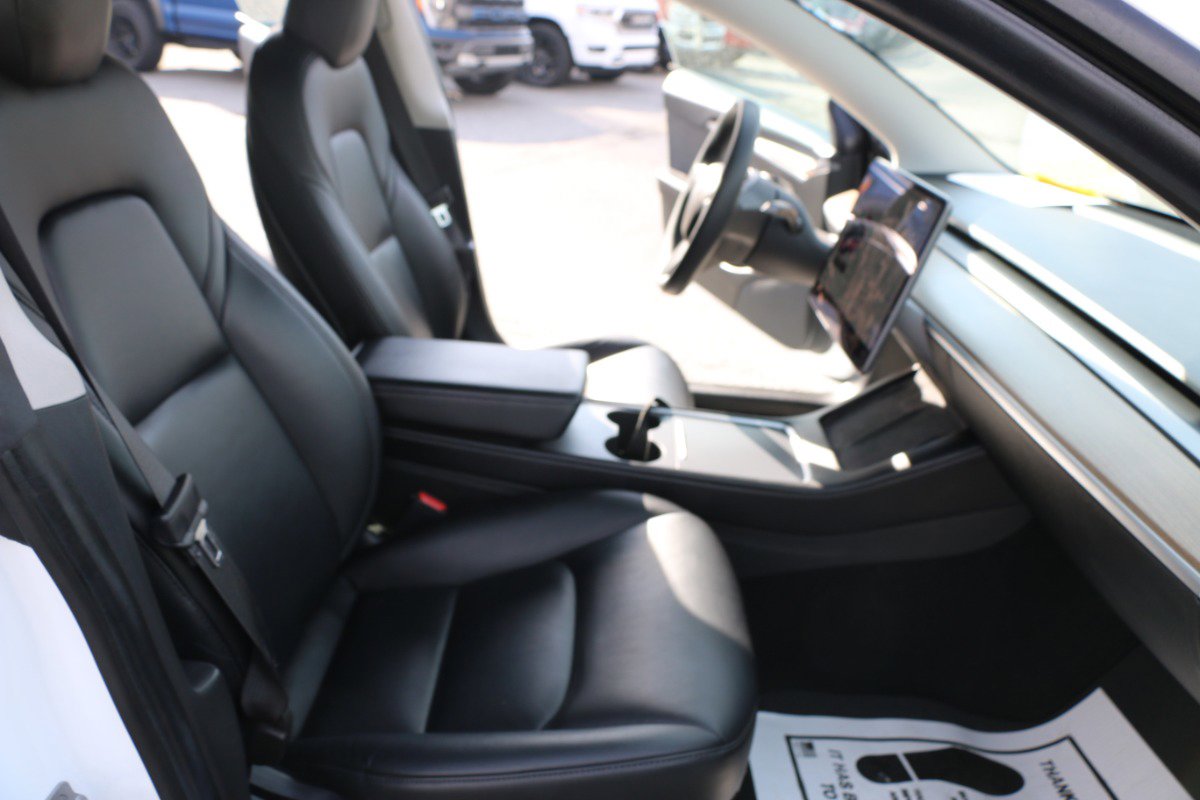 Used 2021 Tesla Model 3 Standard Range Plus image 22