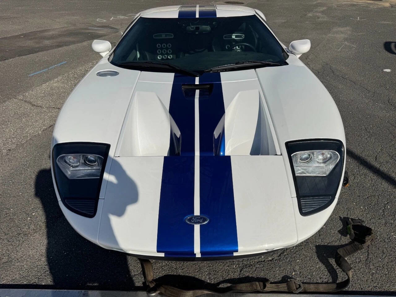 Used 2005 Ford GT RWD image 2