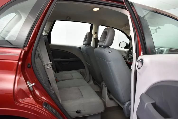 Used 2009 Chrysler PT Cruiser FWD image 18