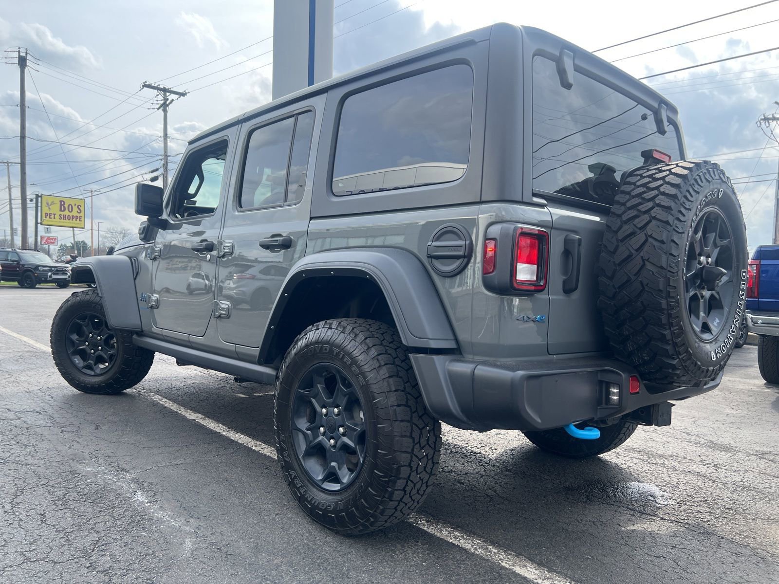 Used 2023 Jeep Wrangler Unlimited w/ Cold Weather Group AWD/4WD image 43