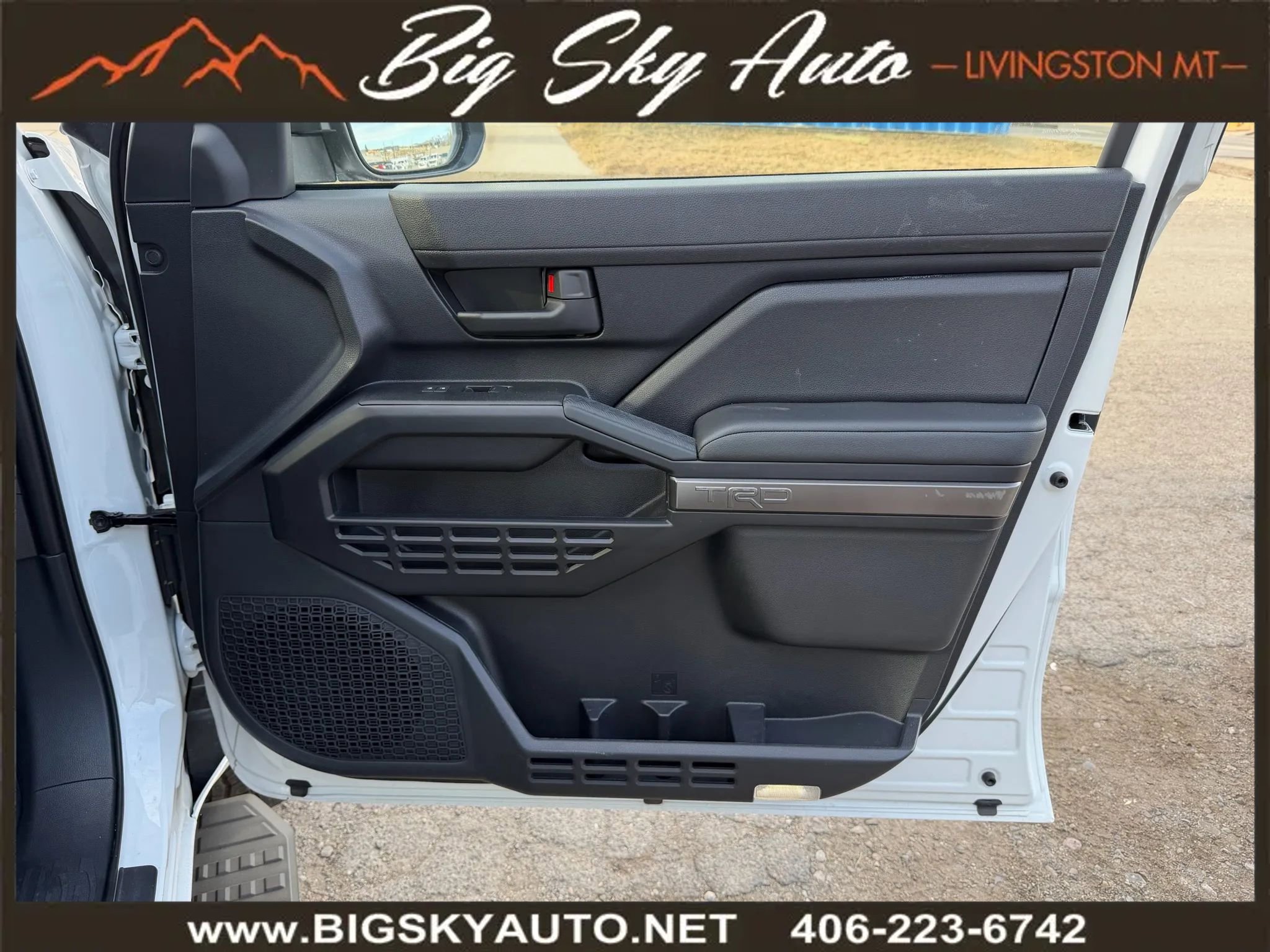 Used 2025 Toyota 4Runner 4WD image 17