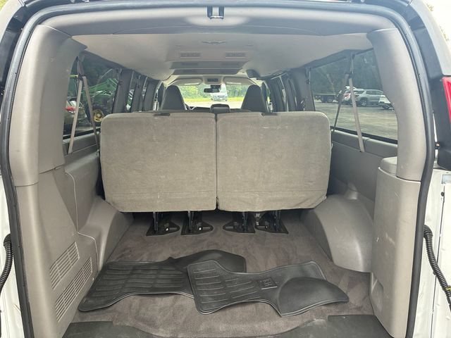 Used 2023 Chevrolet Express 3500 LT w/ LT Preferred Equipment Group RWD image 6