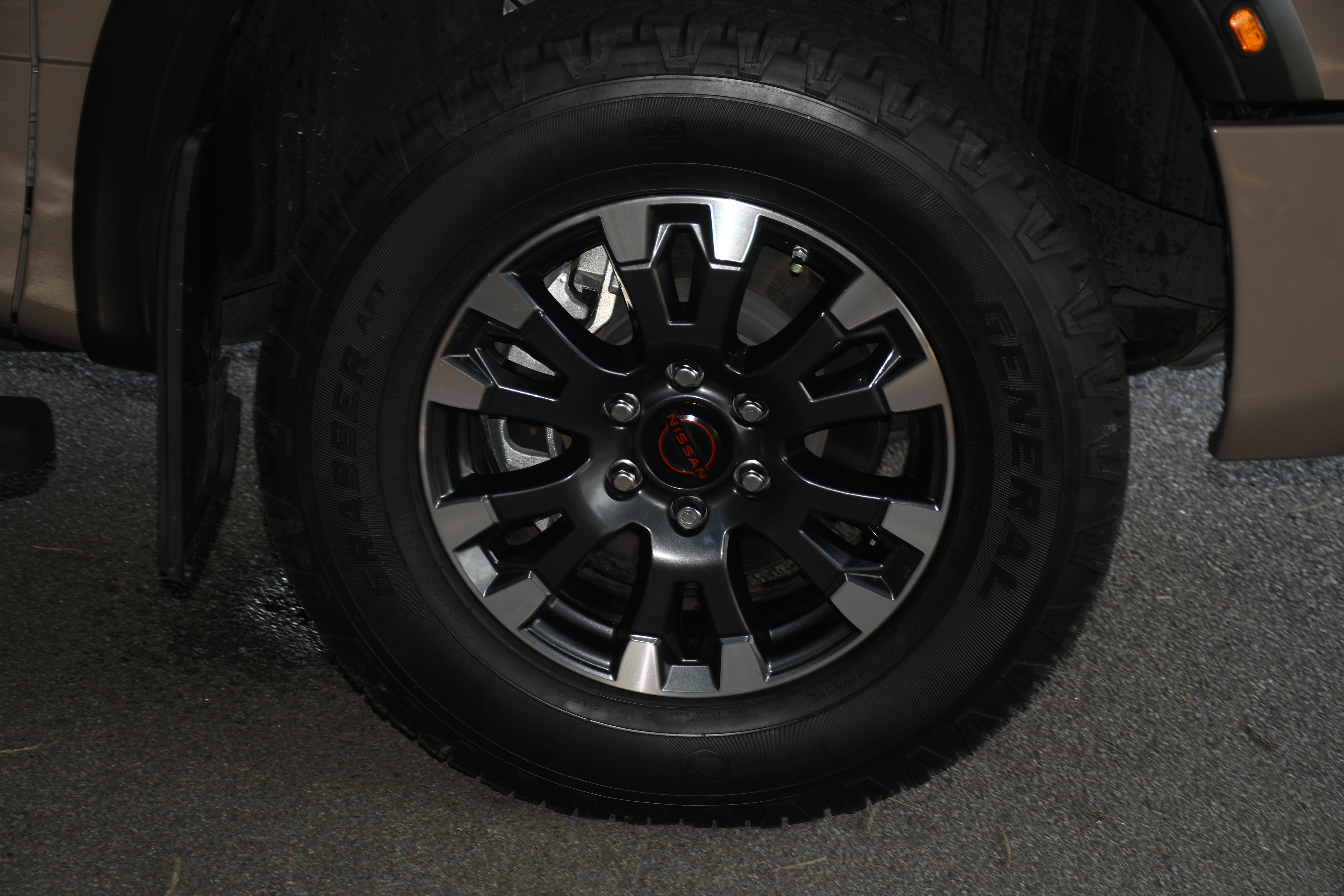 Used 2024 Nissan Titan PRO-4X AWD/4WD image 20