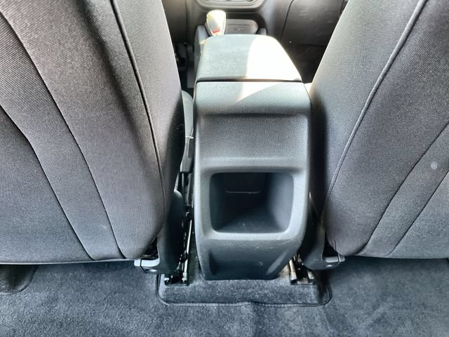 Used 2024 Chevrolet Trax RS w/ Sunroof Package FWD image 23