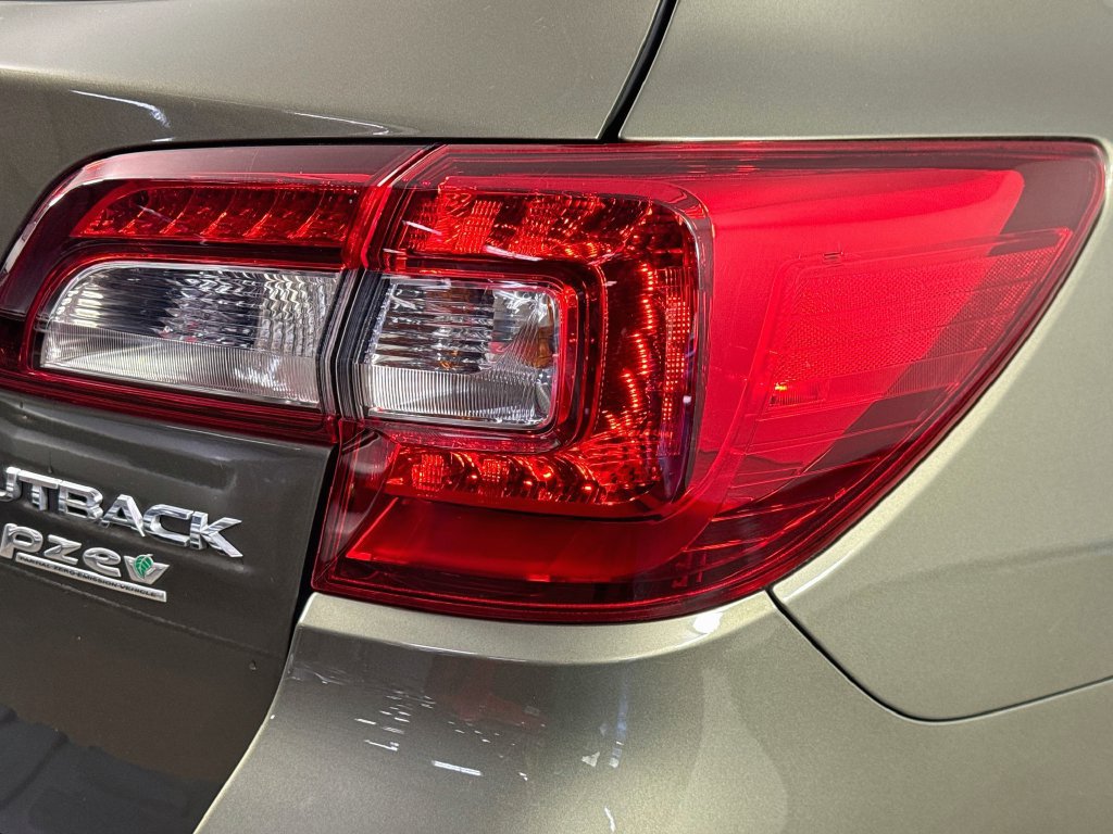 Used 2017 Subaru Outback 2.5i Touring w/ Popular Package #5A AWD/4WD image 34