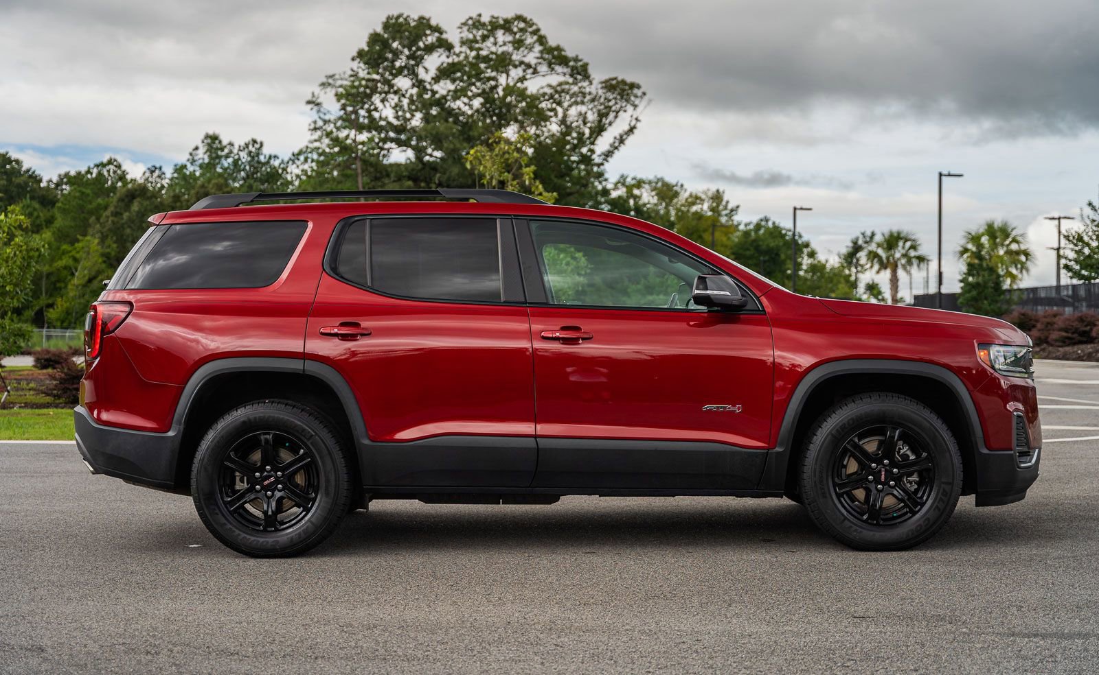 Used 2023 GMC Acadia AT4 w/ Technology Package image 8