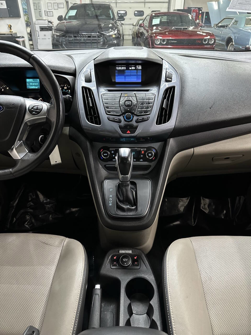 Used 2014 Ford Transit Connect Titanium FWD image 26