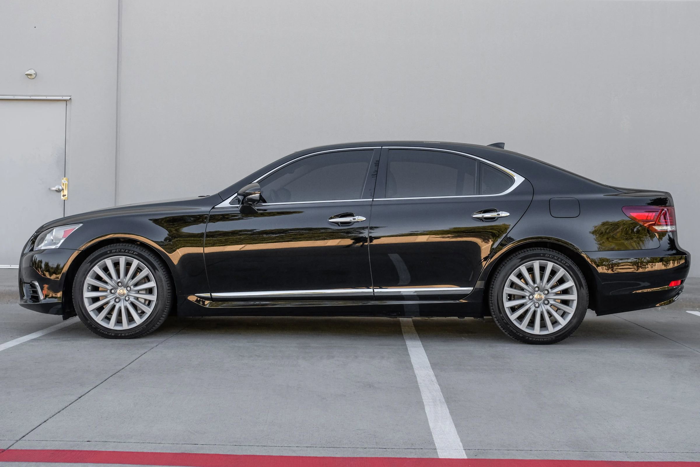 Used 2014 Lexus LS 460 AWD w/ Comfort Package image 10