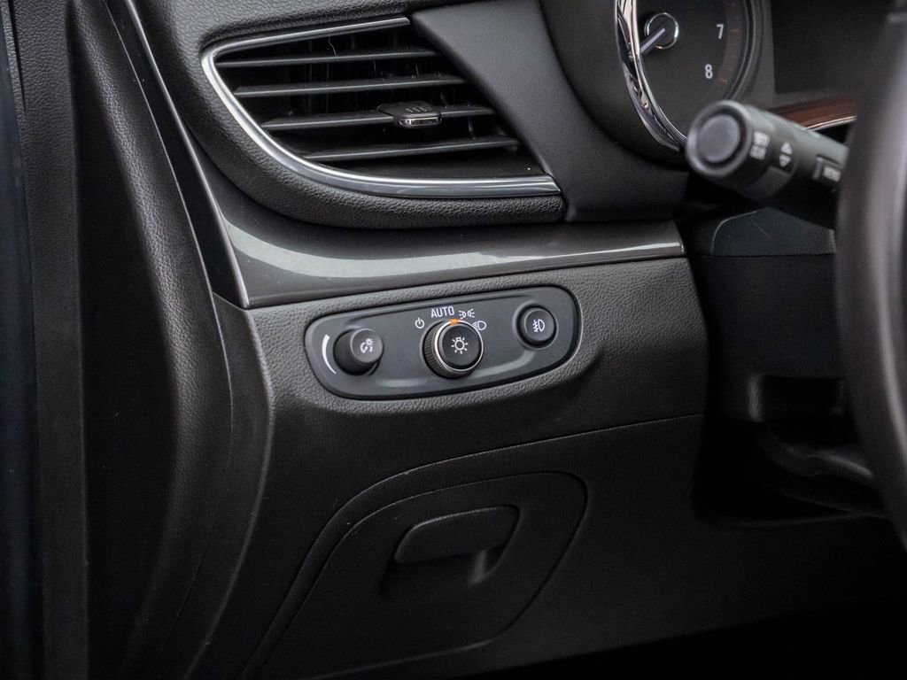 Used 2018 Buick Encore Sport Touring image 20