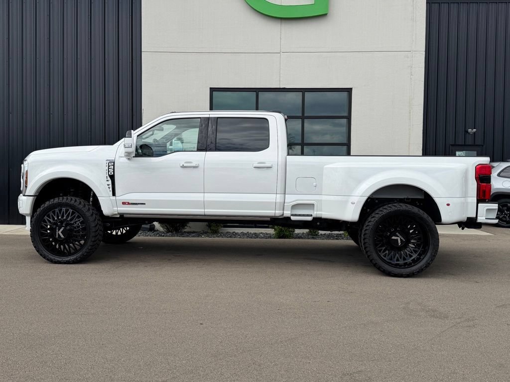 Used 2025 Ford F450 Platinum w/ FX4 Off-Road Package AWD/4WD image 2