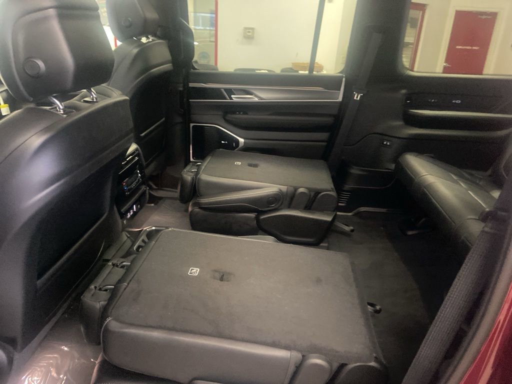 New 2026 Jeep Grand Wagoneer L Limited w/ Premium Group II image 16