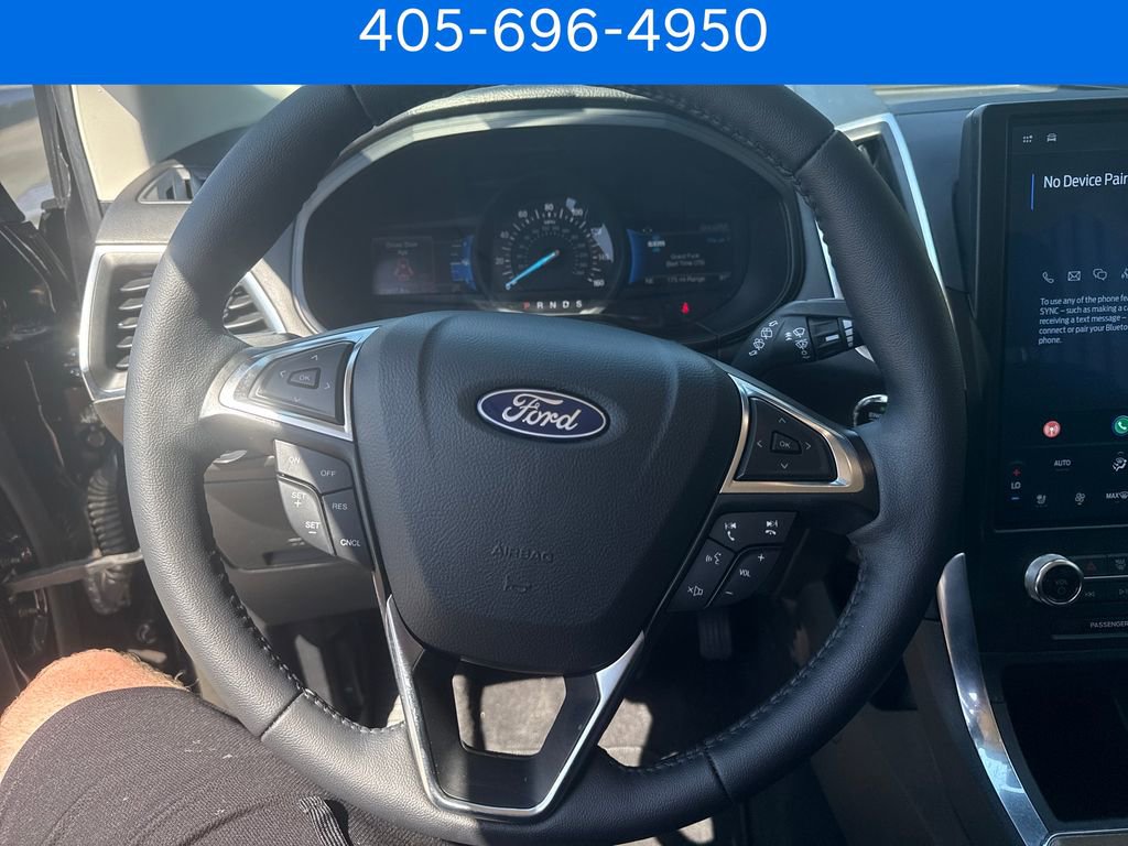 Used 2024 Ford Edge Titanium AWD/4WD image 16
