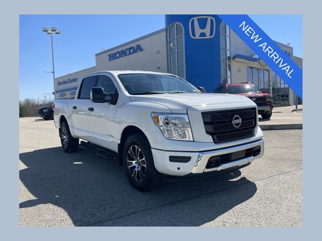 Used 2024 Nissan Titan SV w/ SV Convenience Package