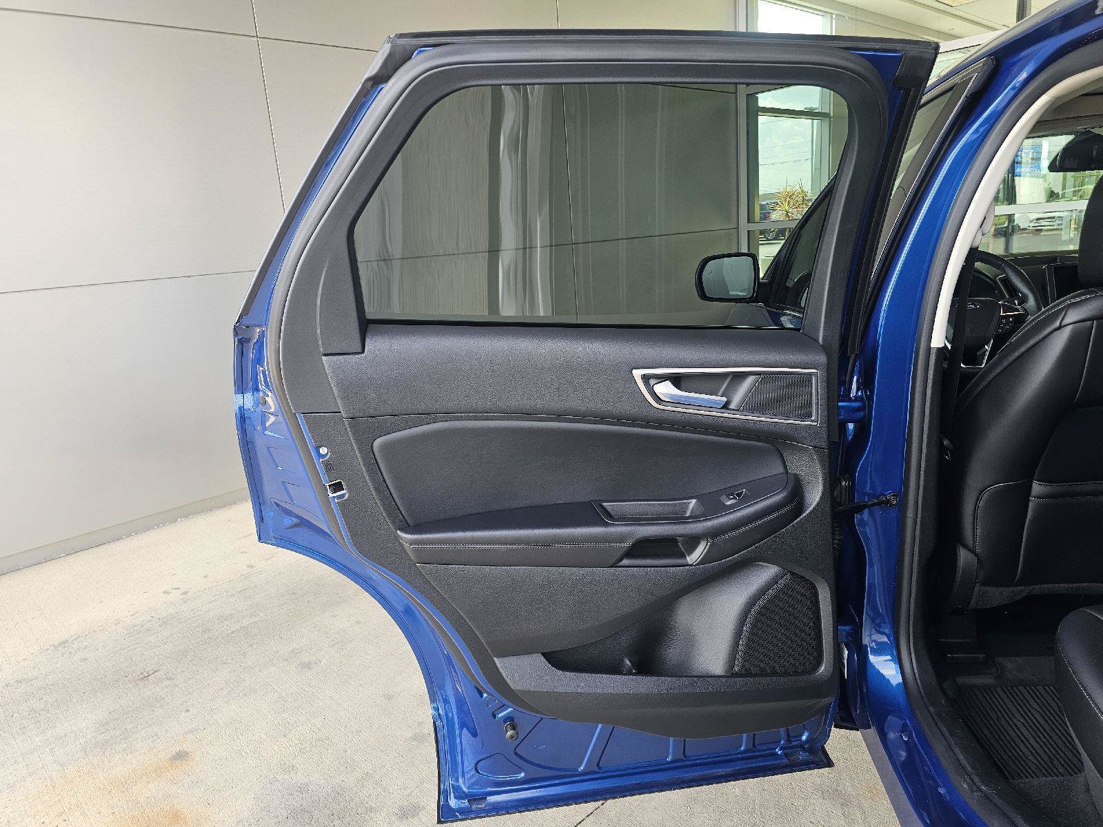 Used 2022 Ford Edge SEL w/ Convenience Package AWD/4WD image 16