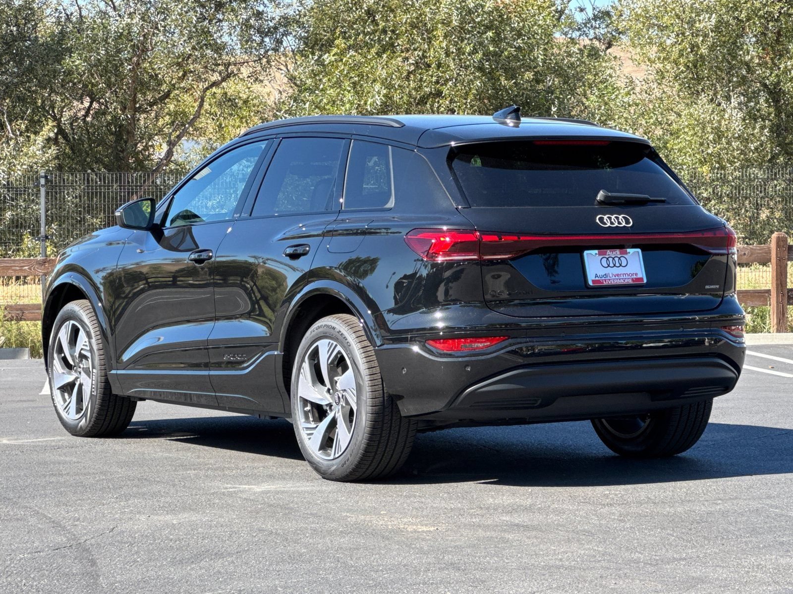 New 2027 Audi Q6 e-tron Premium AWD/4WD image 4