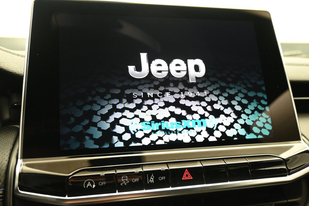 New 2026 Jeep Compass Latitude AWD/4WD image 8