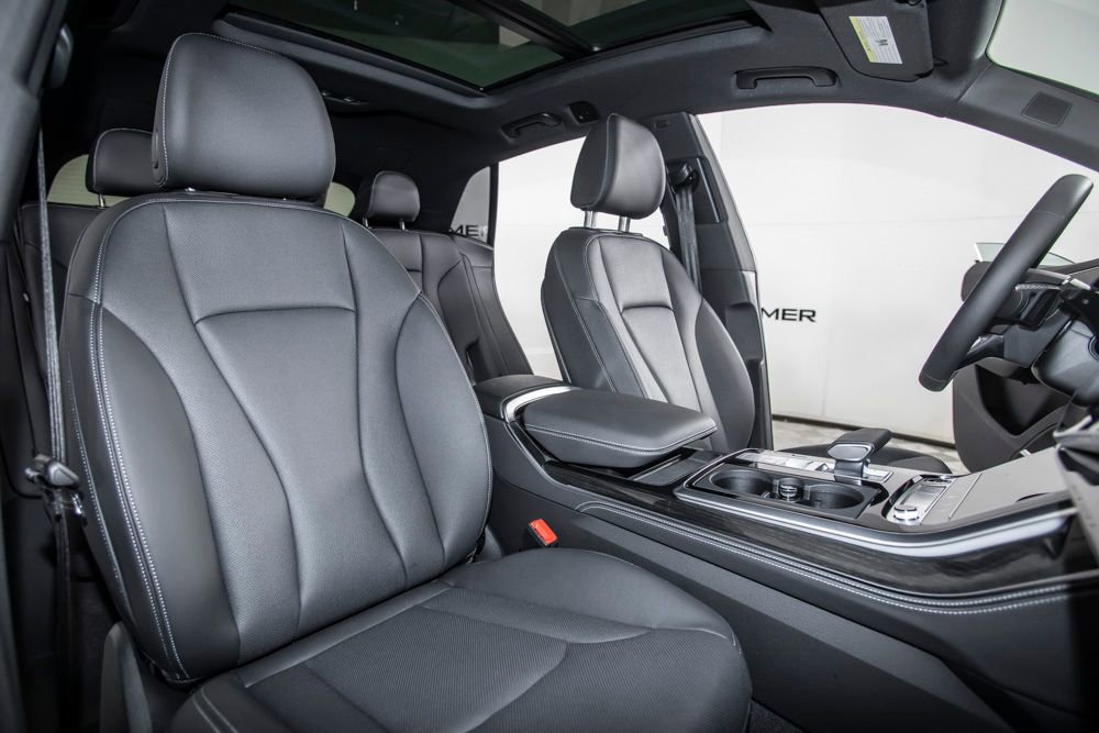 Used 2026 Audi Q8 Premium Plus AWD/4WD image 19