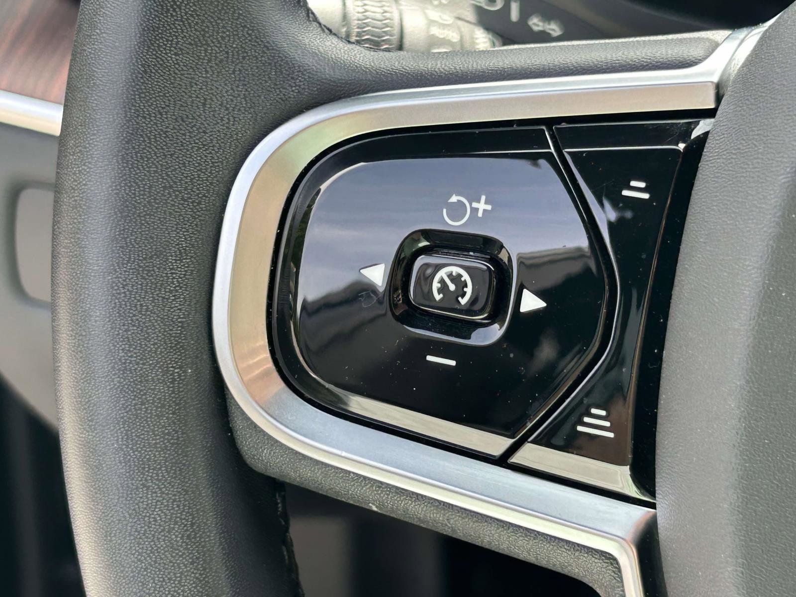 Certified 2024 Volvo XC60 B5 Plus image 22