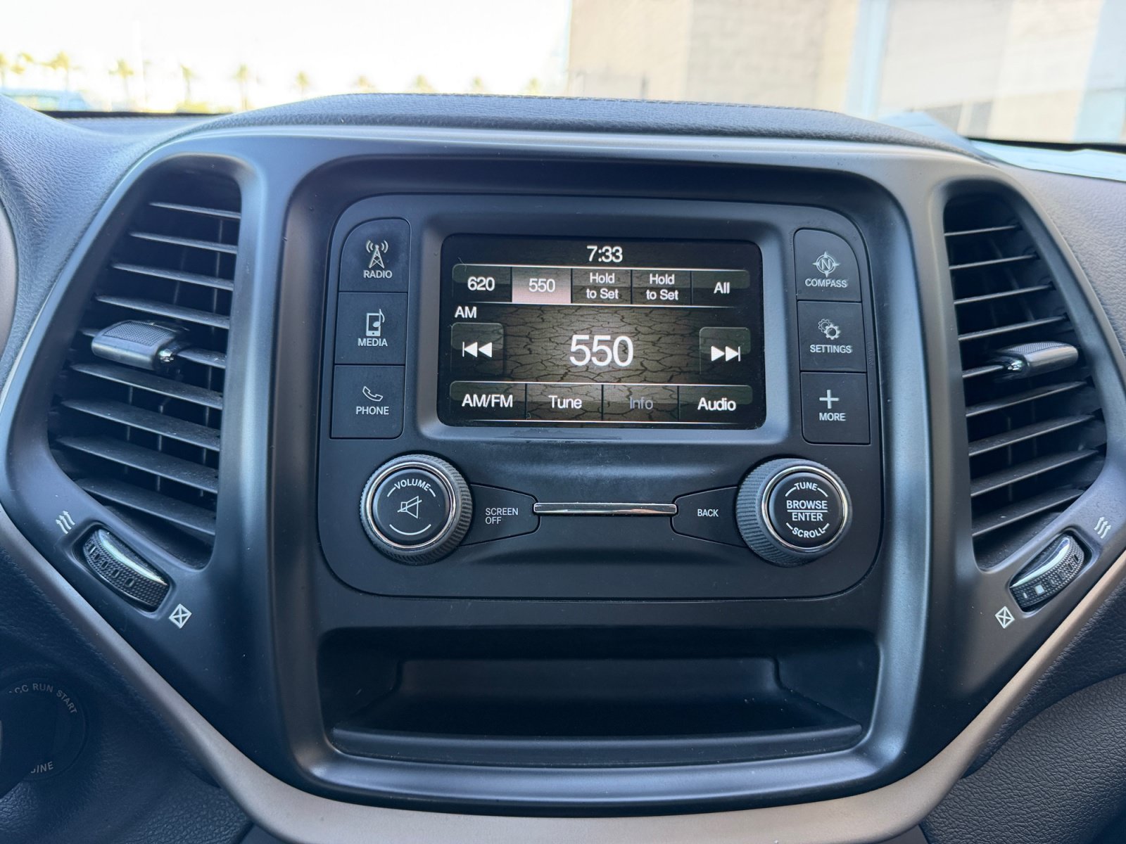 Used 2016 Jeep Cherokee Sport FWD image 12