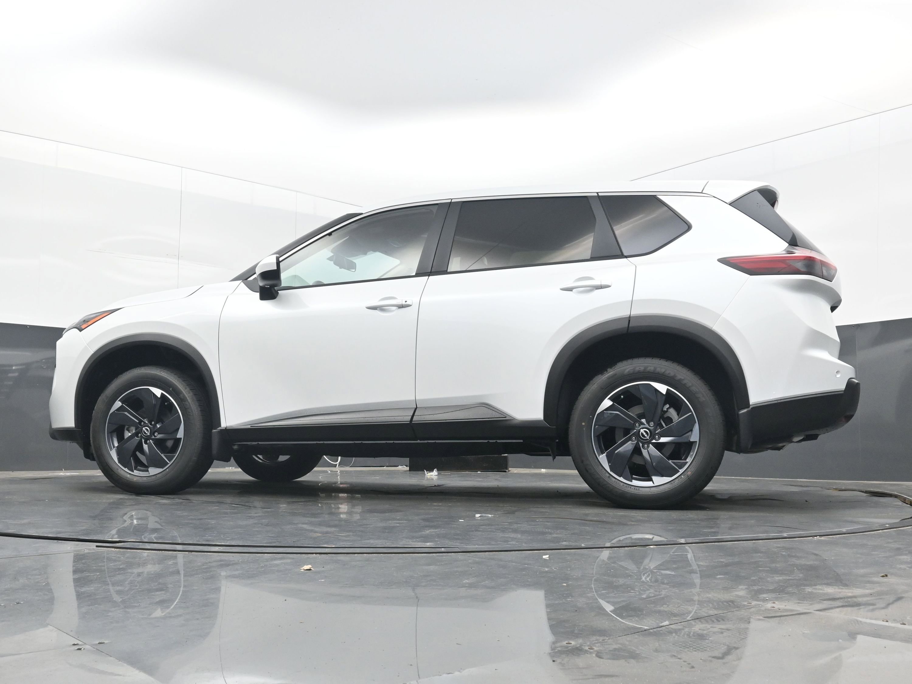 New 2026 Nissan Rogue SV image 25