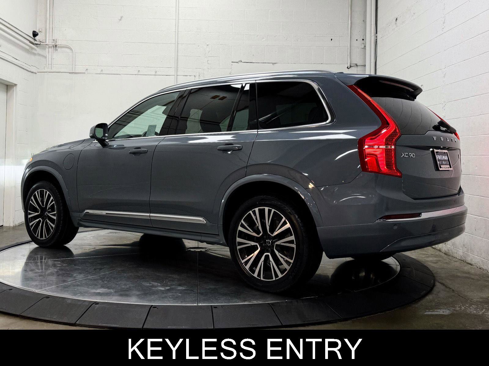 Used 2023 Volvo XC90 T8 Core w/ Climate Package image 7