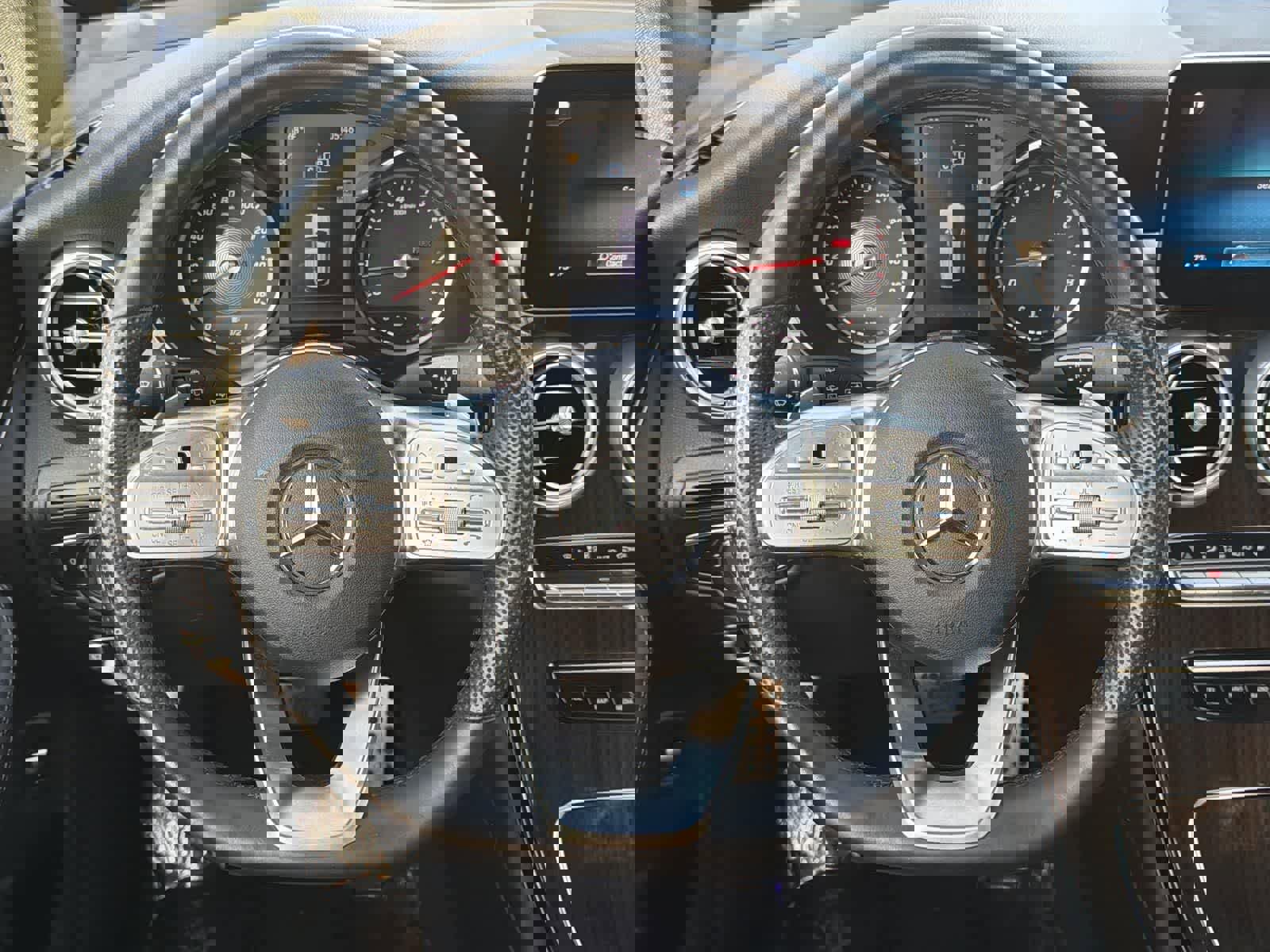 Used 2022 Mercedes-Benz GLC 300 image 10