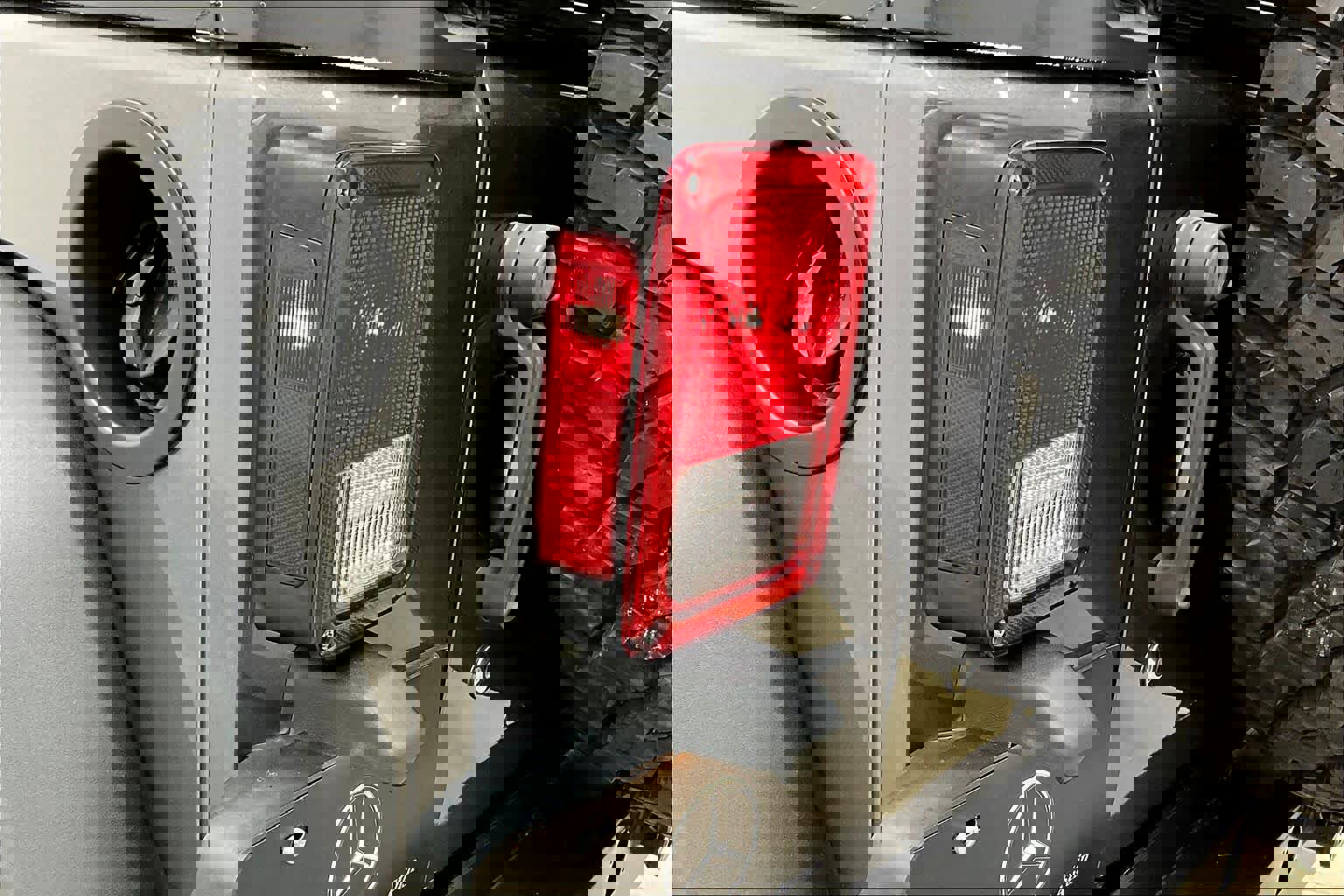 Used 2017 Jeep Wrangler Unlimited Rubicon w/ Connectivity Group image 29