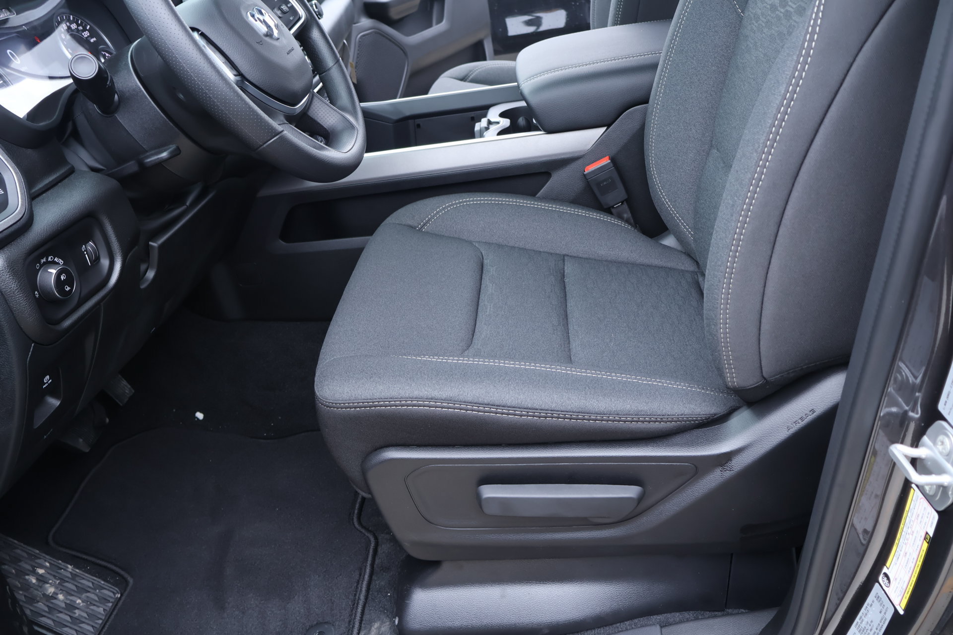 New 2027 RAM 1500 Express AWD/4WD image 10