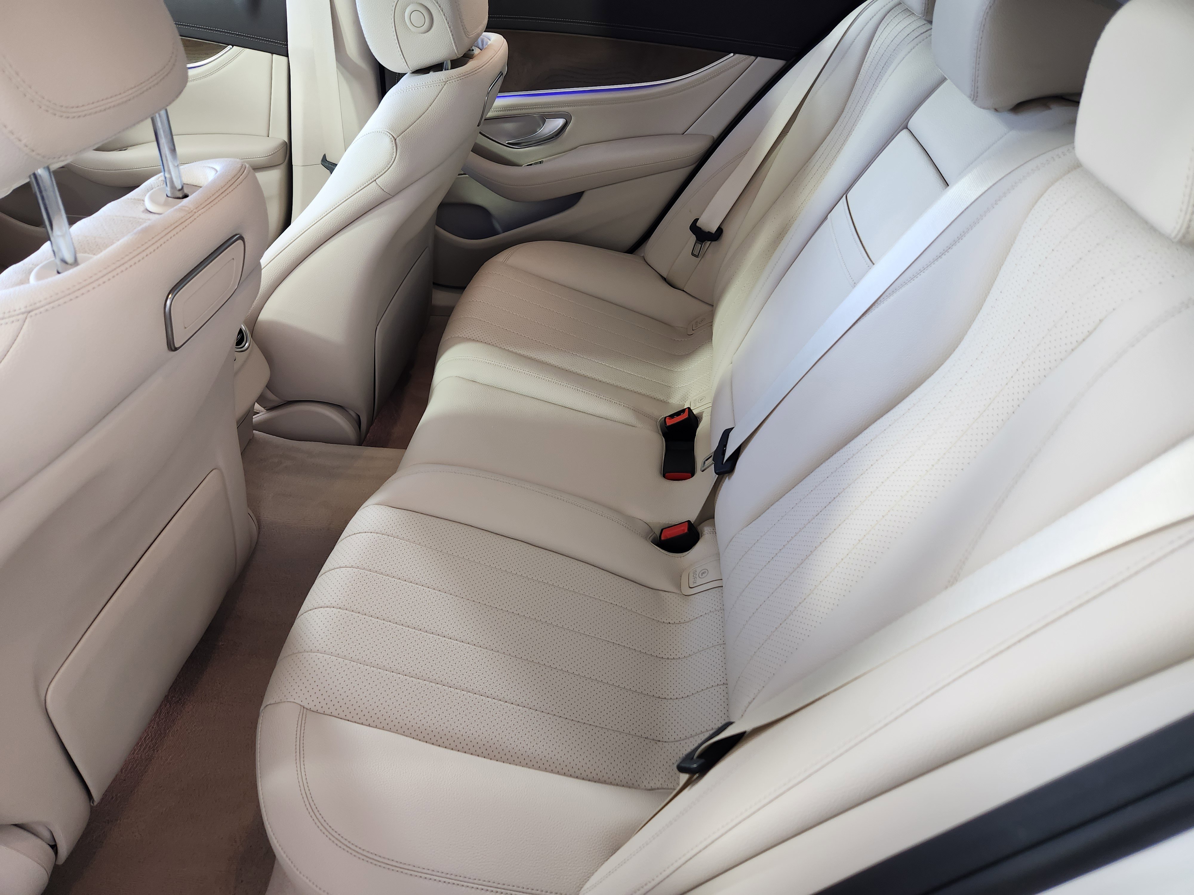Used 2018 Mercedes-Benz E 300 4MATIC image 14